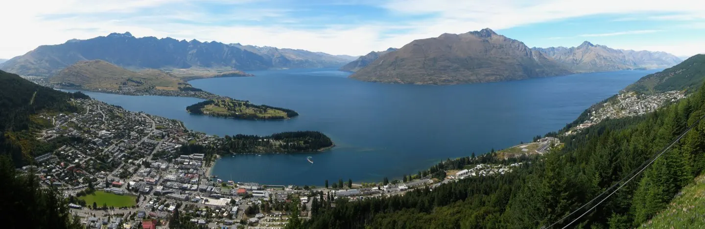 Lake Wakatipu and Queenstown for people considering retiring in New Zealand
